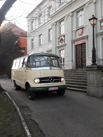 Rajd jak żaden inny. Na trasie stare Warszawy i Mercedesy - 21