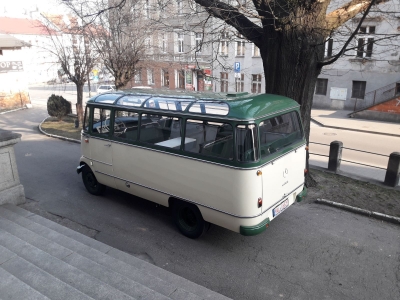 Rajd jak żaden inny. Na trasie stare Warszawy i Mercedesy - 22