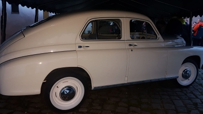 Rajd jak żaden inny. Na trasie stare Warszawy i Mercedesy - 5