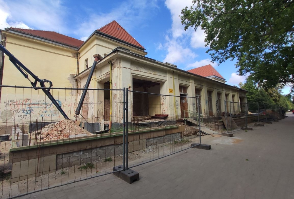 Legnica: Trwa remont Teatru Letniego - fot. Karolina Kurczab