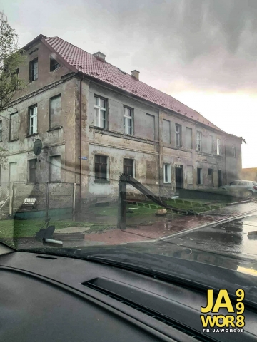 Pozrywane dachy, powalone drzewa i zalane piwnice. Skutki burz na Dolnym Śląsku - 1