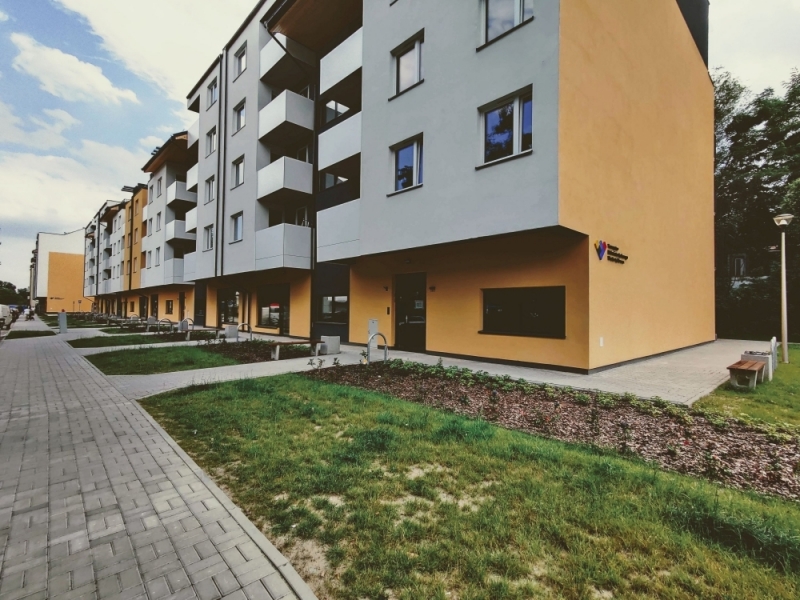 Łatwiejszy wynajem dla seniorów, niepełnosprawnych i dużych rodzin - fot. TBS
