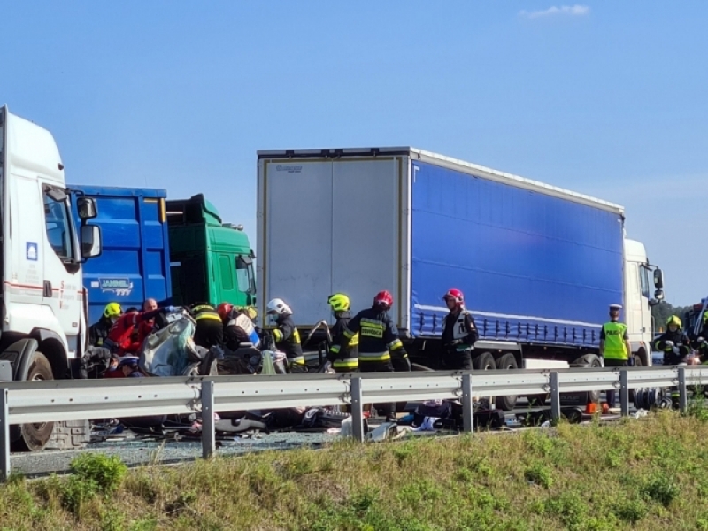 Zarzuty dla kierowcy ciężarówki ws. śmiertelnego wypadku na S3 - fot. Polkowice 112 