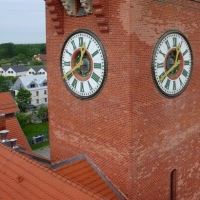 Zegar na wieży Centrum Badań EIT Plus we Wrocławiu