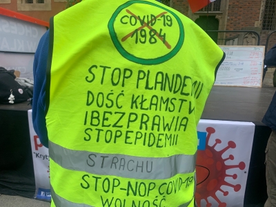 Antycovidowcy manifestowali we Wrocławiu. Protest został rozwiązany  - 1