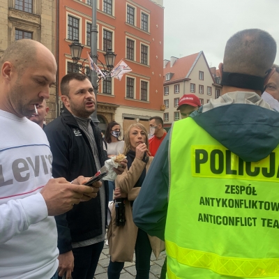 Antycovidowcy manifestowali we Wrocławiu. Protest został rozwiązany  - 6