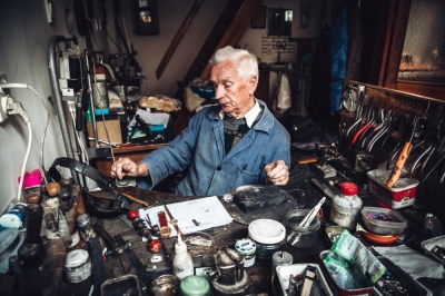Taki człowiek to złoto! Ma 88 lat i nie ma zamiaru odchodzić na emeryturę [FOTOREPORTAŻ]