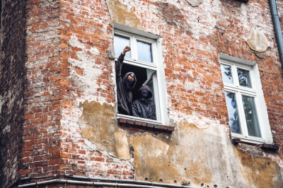 Nielegalnie zajęli pustostany we Wrocławiu. Teraz nie chcą ich opuścić