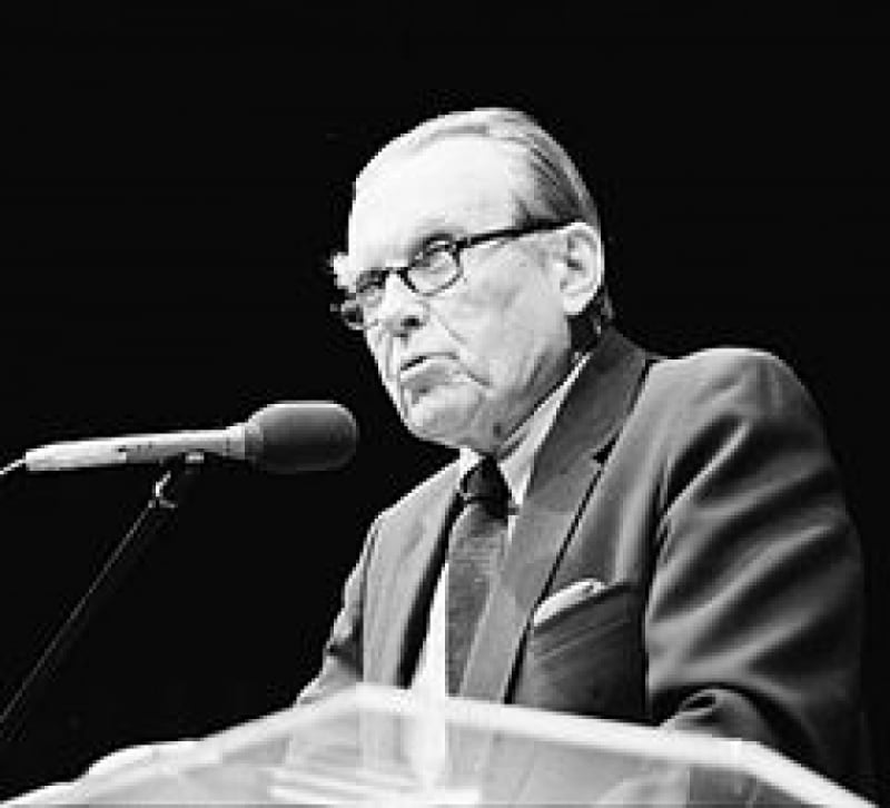 Gdy ogłoszono, że dostał Nobla, Polacy nie wiedzieli kim jest. Czesław Miłosz w Dźwiękowej Historii - fot. WIKIPEDIA