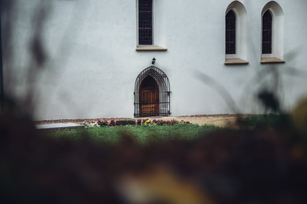 Prosty i wiekowy. Kości&oacute;ł św. Mikołaja w Świnach z XIII wieku [FOTOGALERIA]
