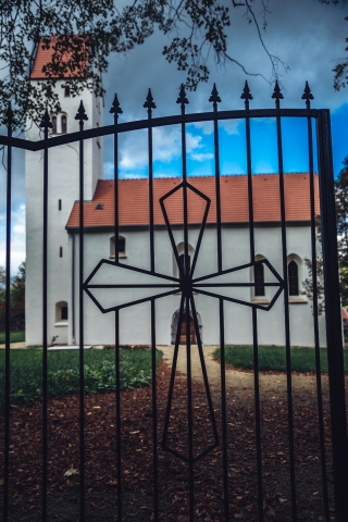 Prosty i wiekowy. Kościół św. Mikołaja w Świnach z XIII wieku [FOTOGALERIA] - 4