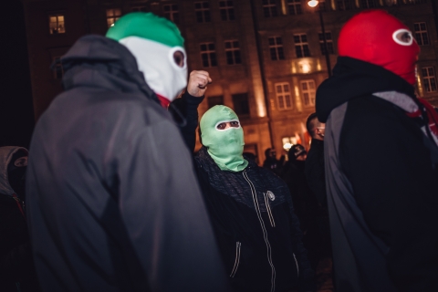 Kilka tysięcy osób na Marszu Niepodległości [ZDJĘCIA] - 15