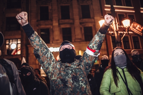 Kilka tysięcy osób na Marszu Niepodległości [ZDJĘCIA] - 17