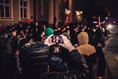 Kilka tysięcy osób na Marszu Niepodległości [ZDJĘCIA] - 1