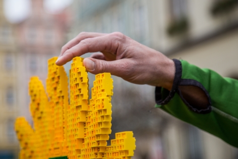 Życzliwe klocki na wrocławskim rynku (FOTOGALERIA) - 11