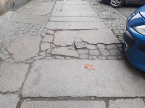 "Boimy się chodzić i jeździć naszą ulicą" - mówią mieszkańcy Komuny Paryskiej - 0