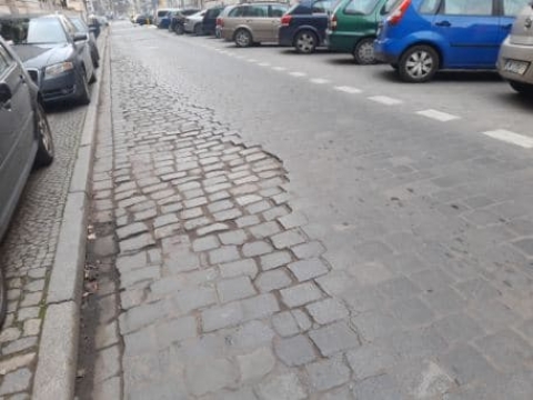 "Boimy się chodzić i jeździć naszą ulicą" - mówią mieszkańcy Komuny Paryskiej - 1