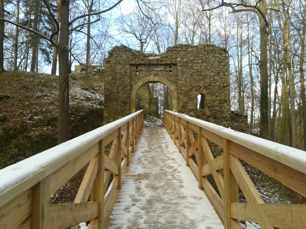 Znów można zwiedzać ruiny zamku Cisy  - fot. RW