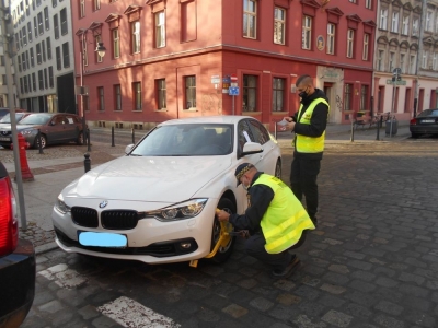 Strażnicy miejscy mają pełne ręce roboty. W grudniu założyli już 300 blokad