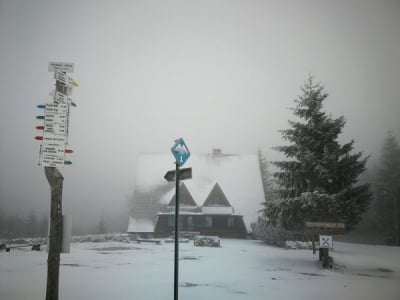 W Karkonoszach drugi stopień zagrożenia lawinowego. GOPR ostrzega turyst&oacute;w
