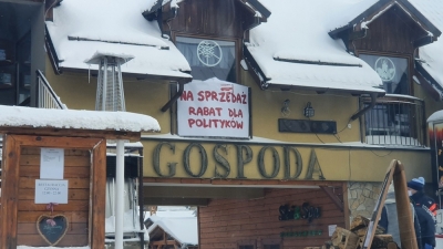 "Na sprzedaż". Symboliczny protest przedsiębiorców w Zieleńcu