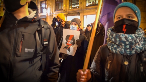 Strajk Kobiet znów wyszedł na ulice Wrocławia [ZDJĘCIA]  - 3