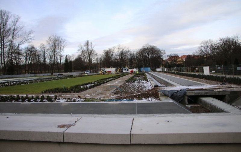Zdążyć przed wiosną. W części francuskiej legnickiego parku trwają nasadzenia - fot. Urząd Miasta Legnica