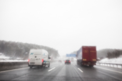 Czwartek ze śniegiem i deszczem [RAPORT DROGOWY]