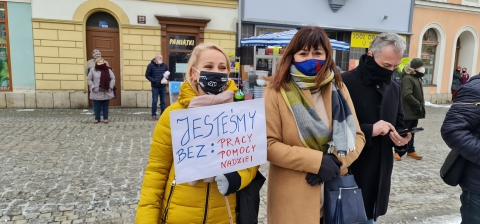Przedsiębiorcy i pracownicy branży turystycznej protestowali w Lądku-Zdroju - 0