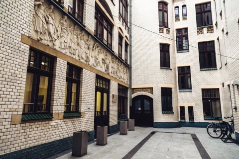 Secesyjne piękno ukryte na dziedzińcu Archiwum Uniwersytetu Wrocławskiego [FOTOSPACER] - 0