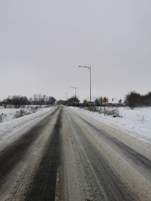 Ślisko na wielu drogach w regionie [AKTUALIZACJA] - 9