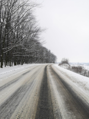 Ślisko na wielu drogach w regionie [AKTUALIZACJA] - 10