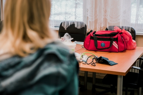 Szczepienia przeciwko COVID-19. Zobacz jak wyglądają w praktyce [FOTORELACJA] - 16