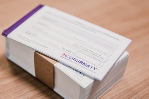 Szczepienia przeciwko COVID-19. Zobacz jak wyglądają w praktyce [FOTORELACJA] - 19