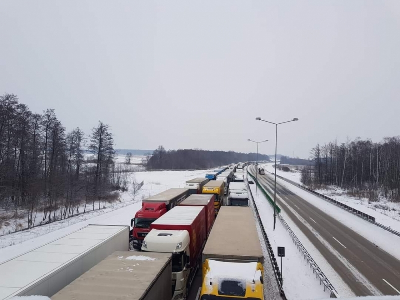 Korytarz życia? Nie ma szans. Tak wygląda autostrada A4  - fot. Zgorzelec112.pl