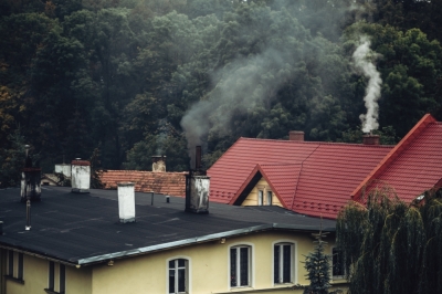 Uwaga! Na terenie niemal całego Dolnego Śląska dziś jest zakaz palenia w kominkach