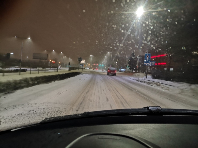 Uwaga kierowcy! Będzie gołoledź [RAPORT DROGOWY] - fot. Michał Kazulo