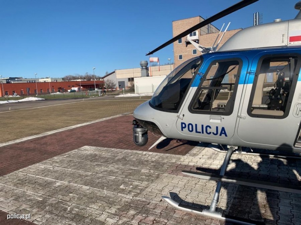 Policyjny śmigłowiec przetransportował serce do przeszczepu dla młodej osoby - fot. policja.pl