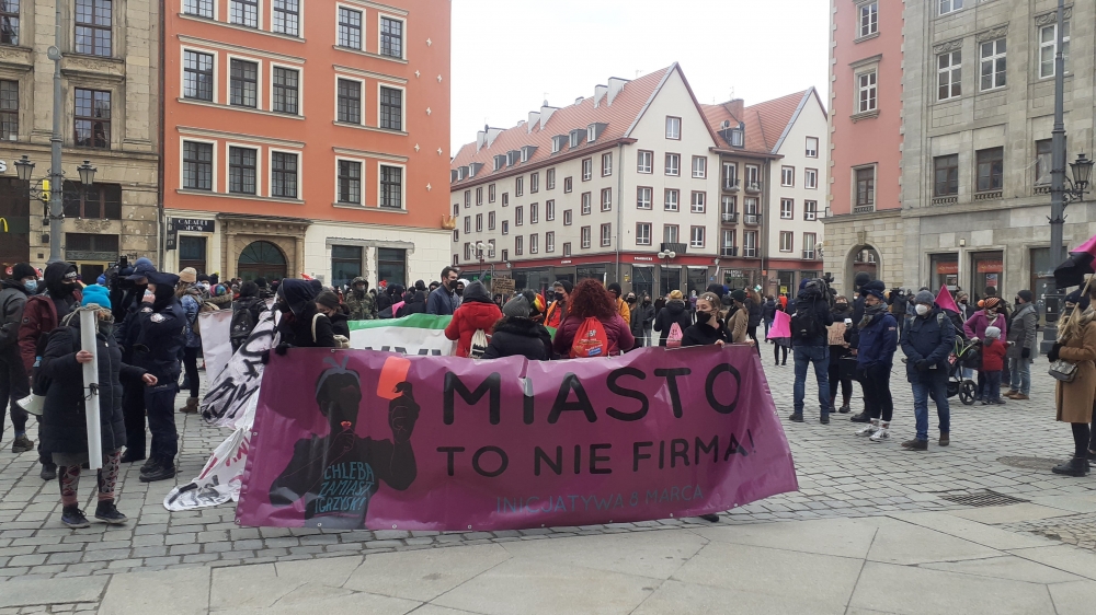 Ulicami Wrocławia przeszła Manifa dla kobiet - fot. Beata Makowska