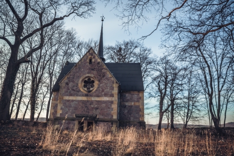 Ukryta na wzgórzu neogotycka kaplica i kostnica [FOTOSPACER] - 15