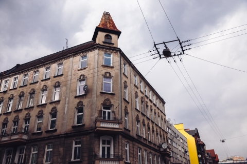 Po lewej stronie cegiełka, prawej stronie płyta. Kontrastowa ul. Siemieńskiego [FOTOSPACER] - 14
