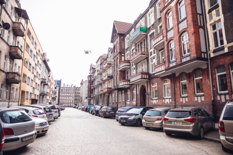 Po lewej stronie cegiełka, prawej stronie płyta. Kontrastowa ul. Siemieńskiego [FOTOSPACER] - 6