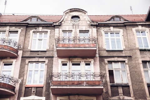 Po lewej stronie cegiełka, prawej stronie płyta. Kontrastowa ul. Siemieńskiego [FOTOSPACER] - 9