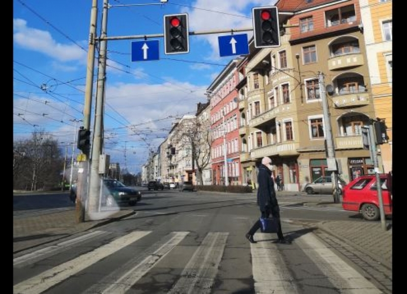Martwe pole na skrzyżowaniu Dubois i Pomorskiej. Zmian nie będzie, urzędnicy zalecają ostrożność - .