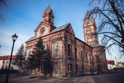 Neoromański kości&oacute;ł w Roztoce z XIX wieku [FOTOSPACER]