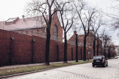 Między szpitalem a więzieniem. Ulica Kraszewskiego [FOTOSPACER]