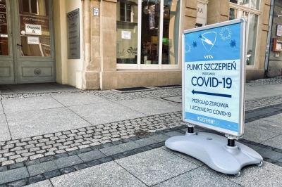 Dużo chętnych do prowadzenia punkt&oacute;w szczepień przeciw Covid-19