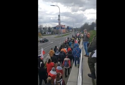 W Wałbrzychu protestowali przeciwko obowiązkowym szczepieniom