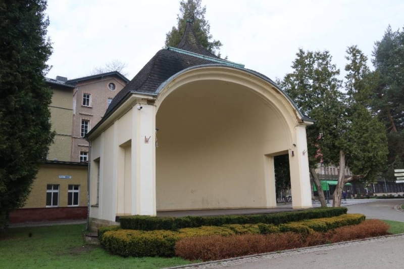 Zabytkowa muszla koncertowa w Kudowie-Zdroju zostanie wyremontowana - fot. UM Kudowa-Zdrój