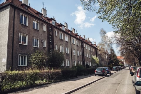 Modernizm lat 30. zatopiony w zieleni. Ulica Ignacego Daszyńskiego [FOTOSPACER] - 3